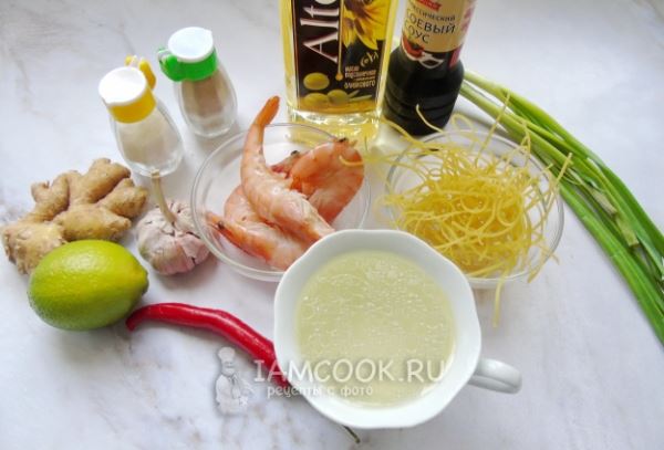 Китайский суп с креветками и лапшой