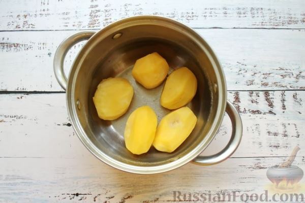 Печёночные оладьи с варёным картофелем